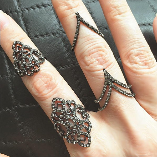 Elegant Baroque Chain Linked Knuckle Ring